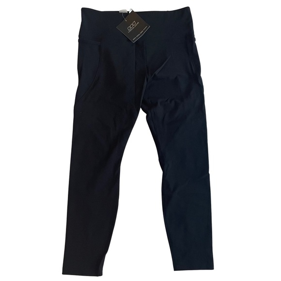 LORNA JANE (L) New with tags ‘Amy phone’ high rise black ankle biter leggings - Picture 2 of 7